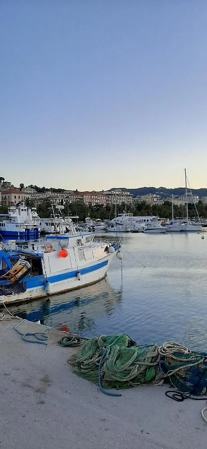 Sabriluna Rooms La Spezia 0*,